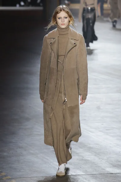 Look 13